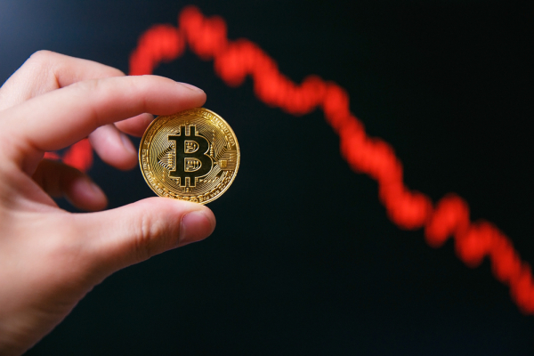 Коррекция биткоина после рекордного максимума